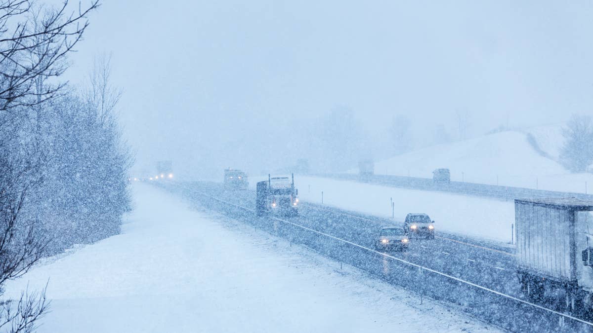 Alerta de tempestade de inverno: até 5 pés de neve e rajadas de 50 MPH ameaçam rodovias da Califórnia