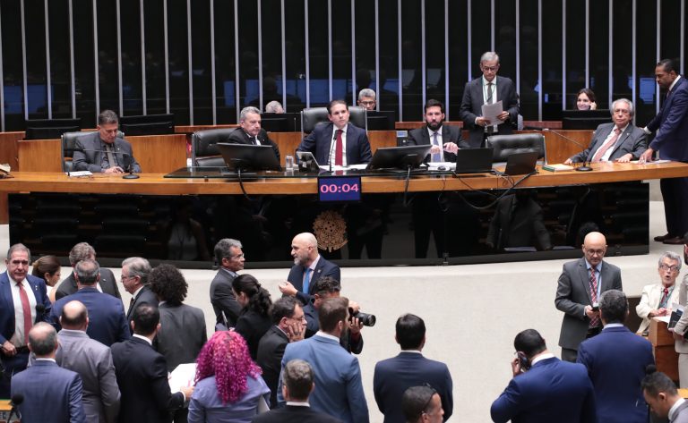 Câmara aprova regime de urgência para 12 projetos de lei – Notícias