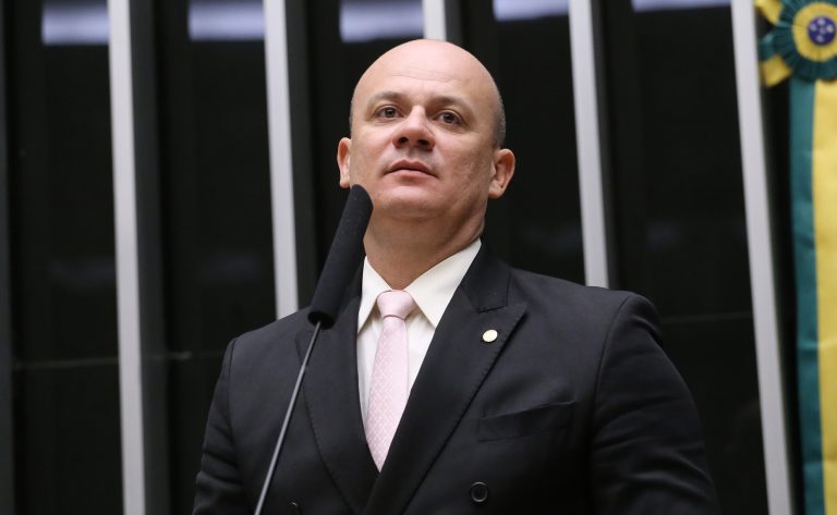 Deputados de oposição comemoram e governistas criticam rejeição do Senado a Messias no STF – Notícias