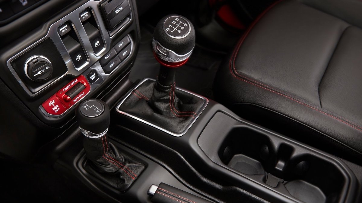 Jeep está trazendo de volta o gladiador manual – mirando em Tacoma