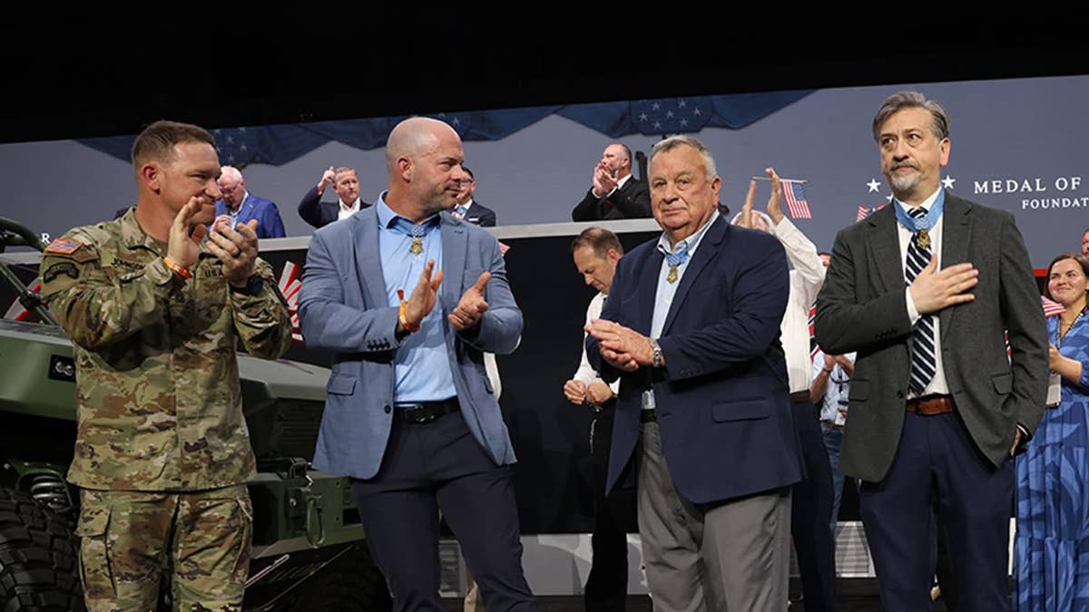Rick Hendrick gasta US$ 1 milhão em veículo militar da GM em vez de um Corvette