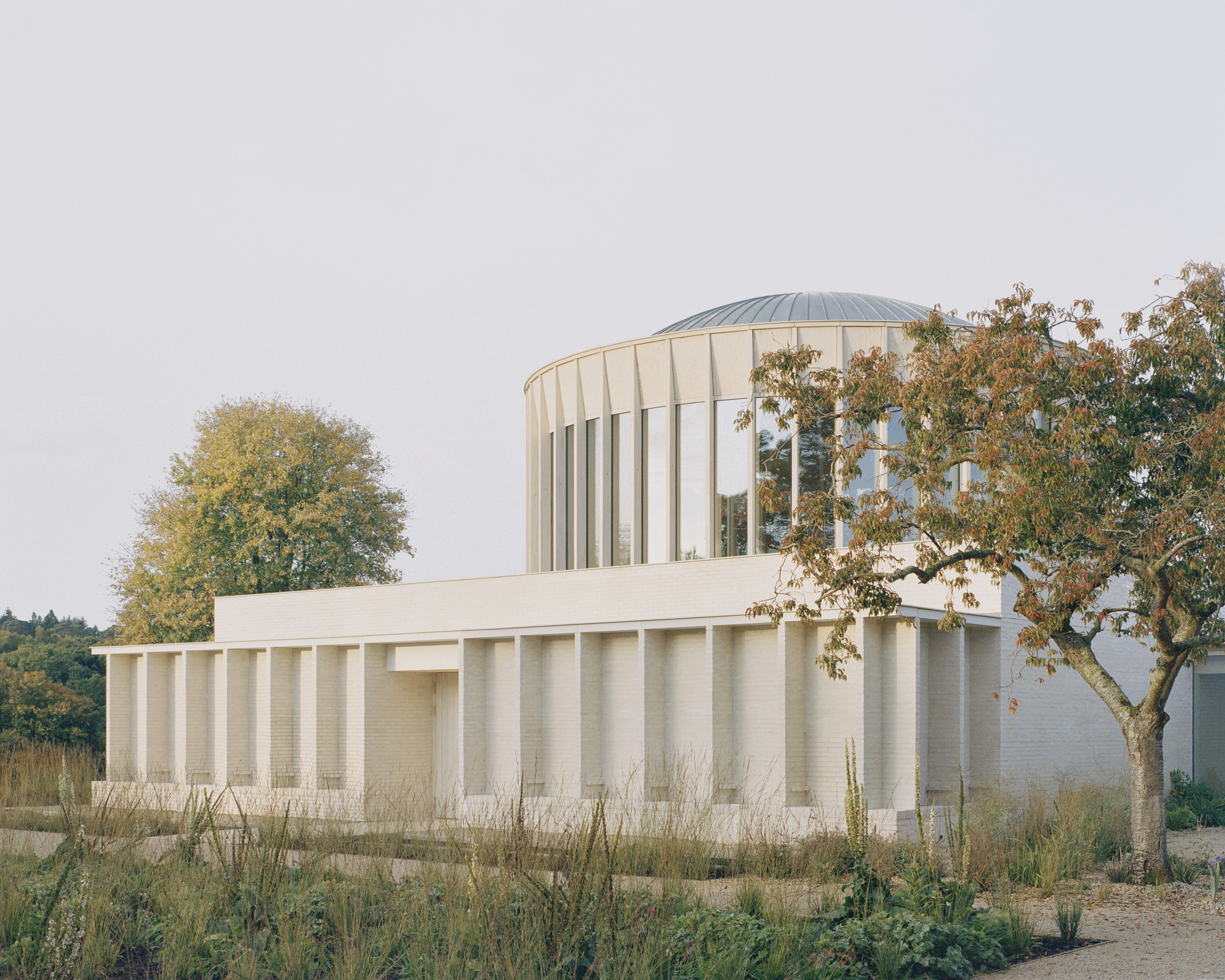 Complexo do Templo / James Gorst Architects