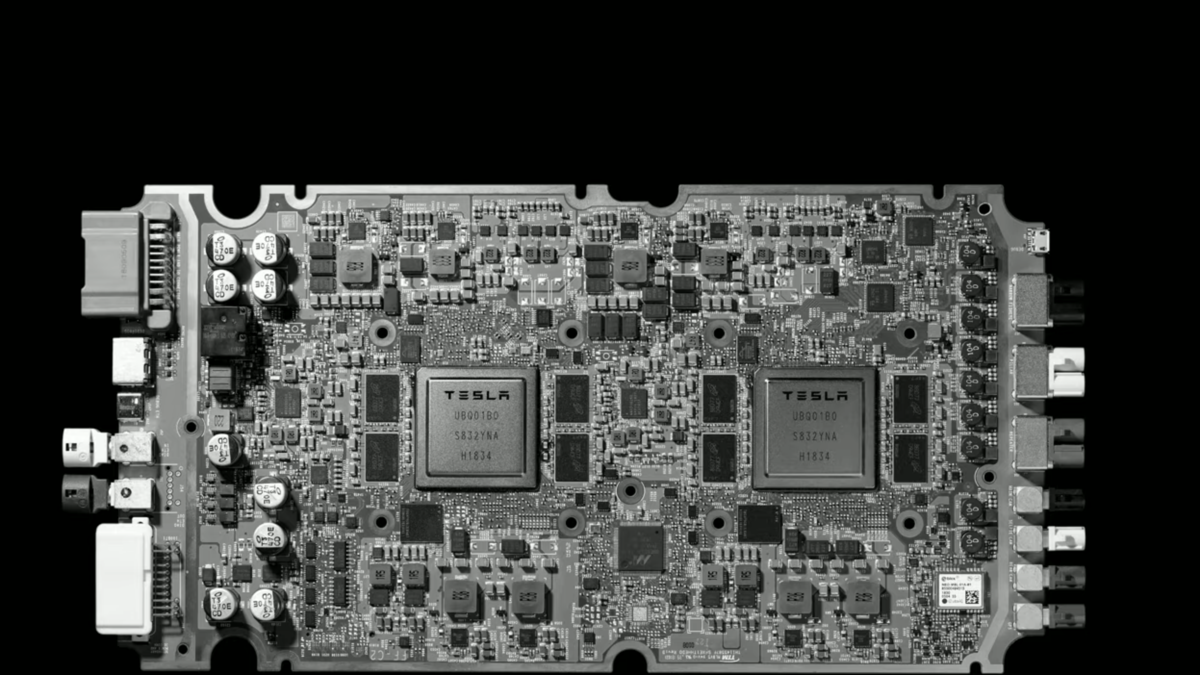 Milhares de proprietários de Tesla exigem reembolso de US$ 7.500 após o lançamento do FSD bloqueá-los