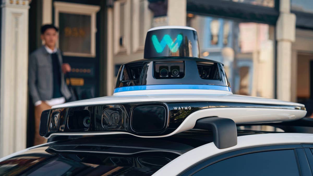 Waymo Robotaxis agora está encontrando buracos para outros motoristas