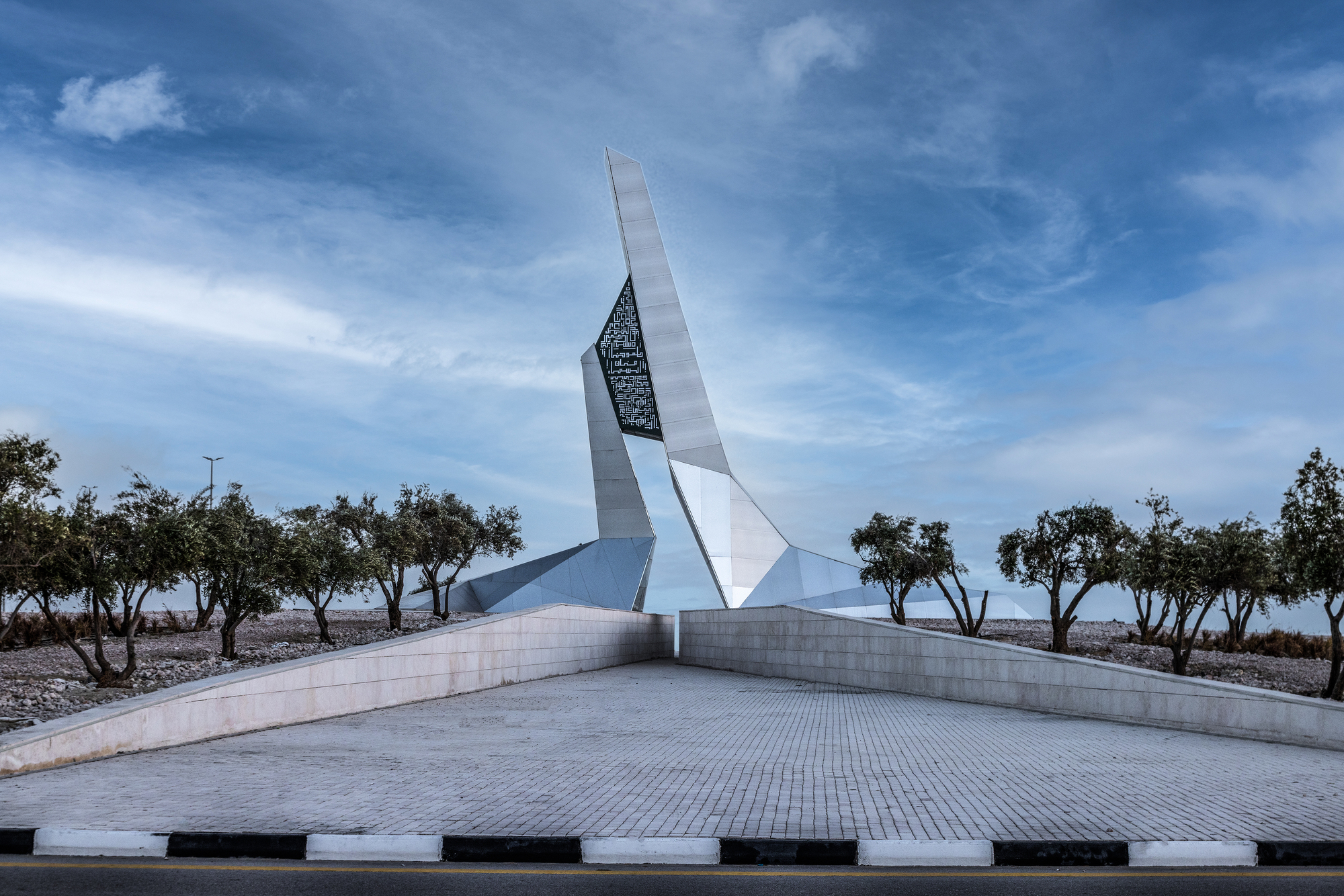 Quando a escultura se torna discurso: reflexões sobre Mujassam Watan