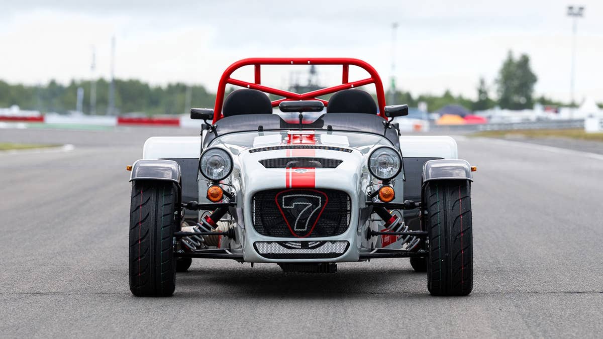 Caterham Seven Nürburgring Edition é uma homenagem de 100 carros ao inferno verde