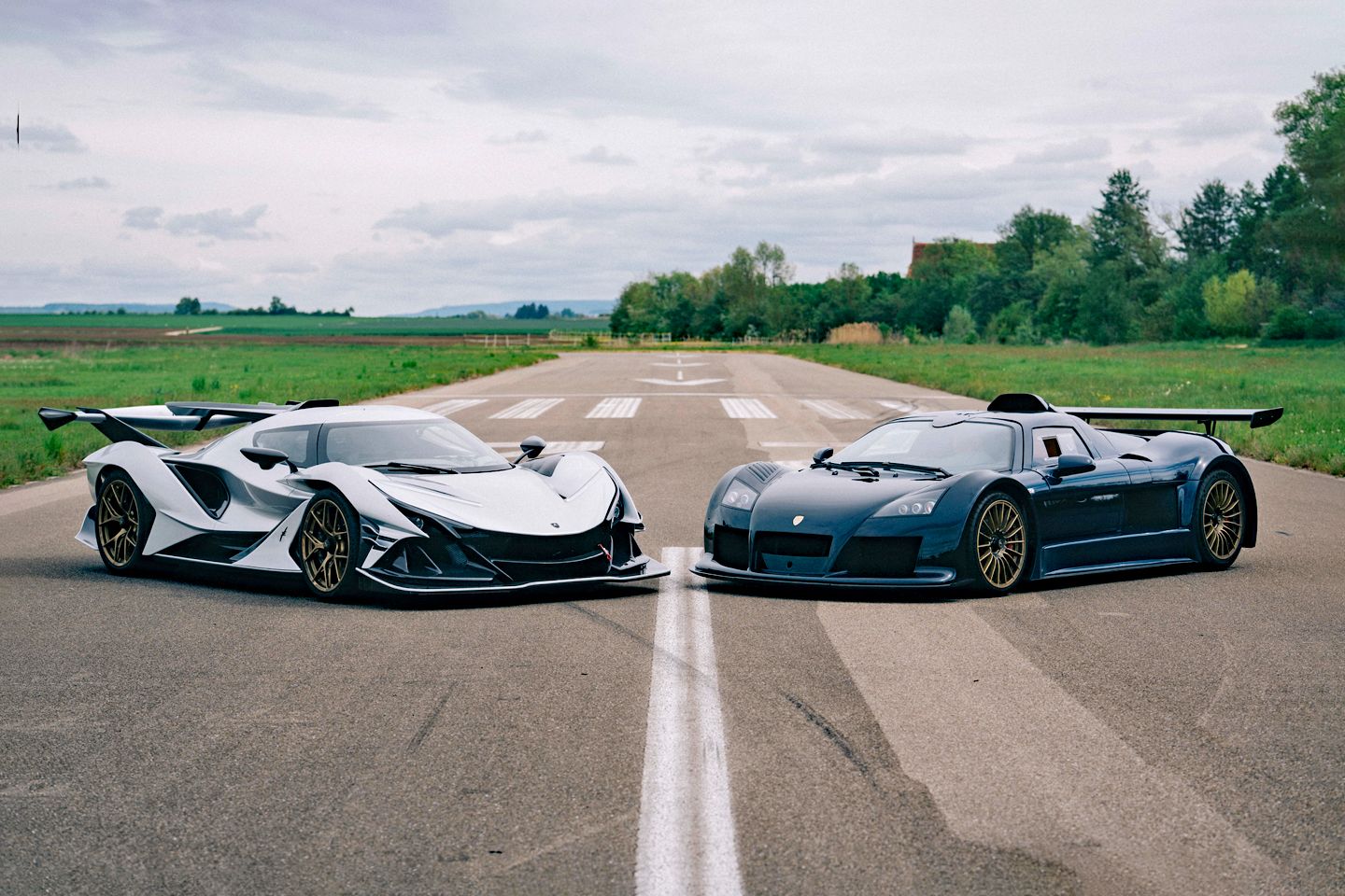 Apollo Emoção Intensa vs. Gumpert Apollo