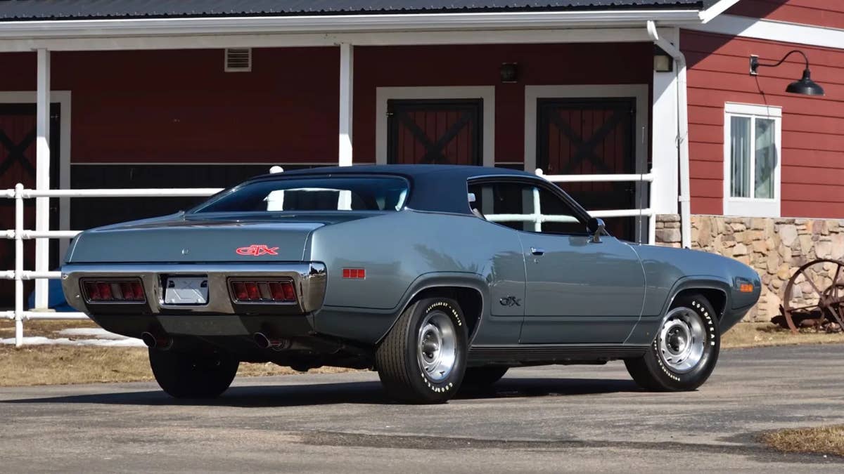 Este Plymouth GTX Hemi 1971 é um dos 11 já construídos e pode ser vendido por US$ 350 mil