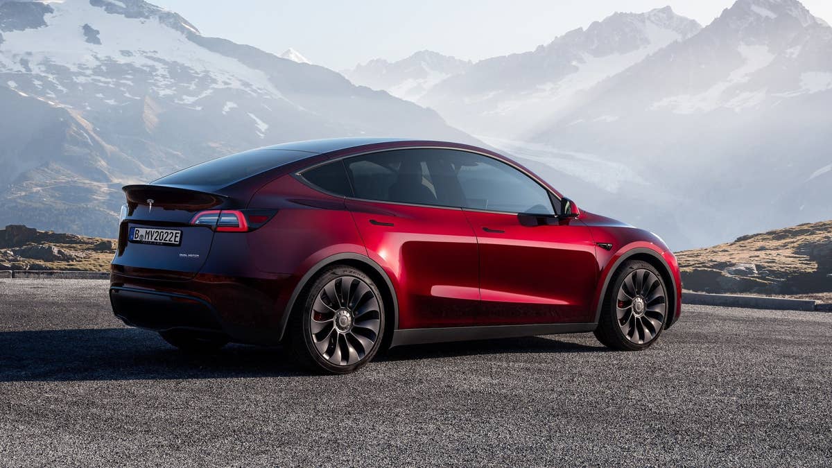 Os preços do Tesla Model Y sobem até US$ 1.000 em cada acabamento