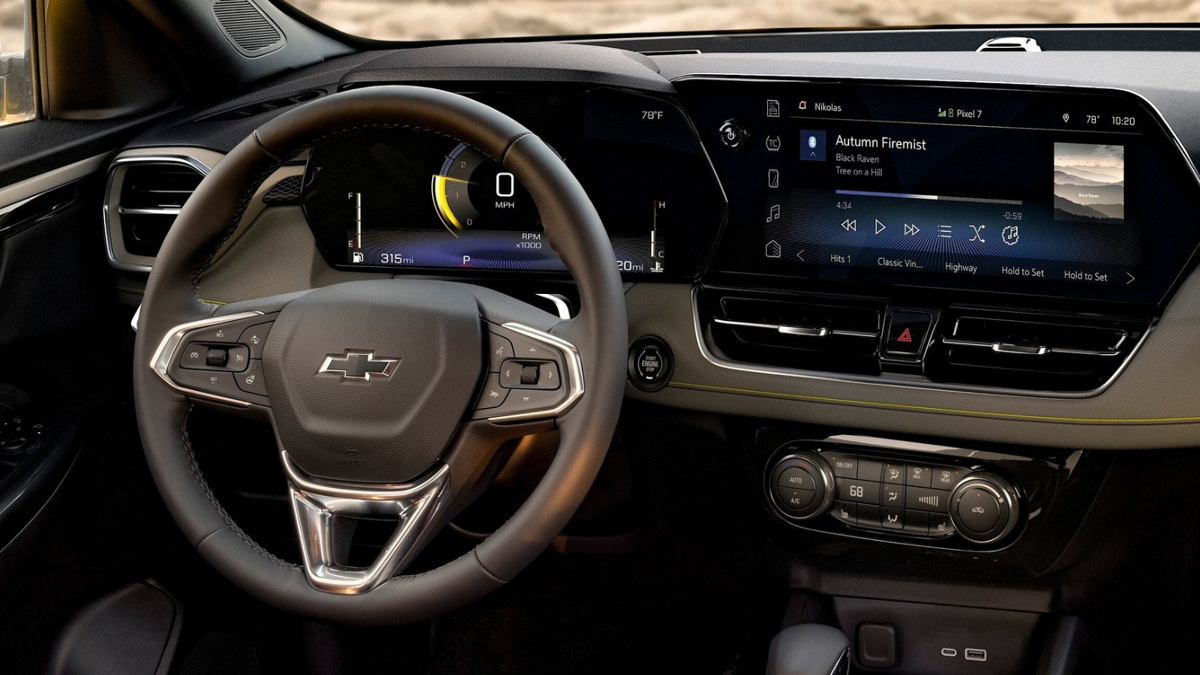Motorista do Chevrolet Trailblazer enfrenta conta de US$ 2 mil após ladrão roubar airbag