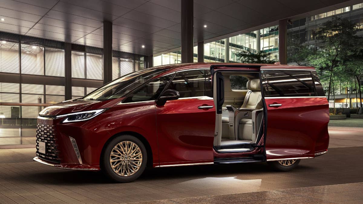 Lexus pode adicionar outro híbrido à sua linha de minivans ultraluxuosas