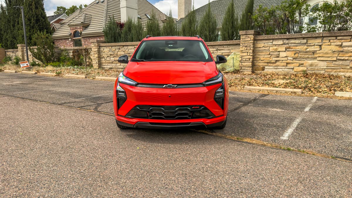 A GM encontrou uma maneira surpreendentemente simples de tornar o Chevy Bolt 2027 melhor