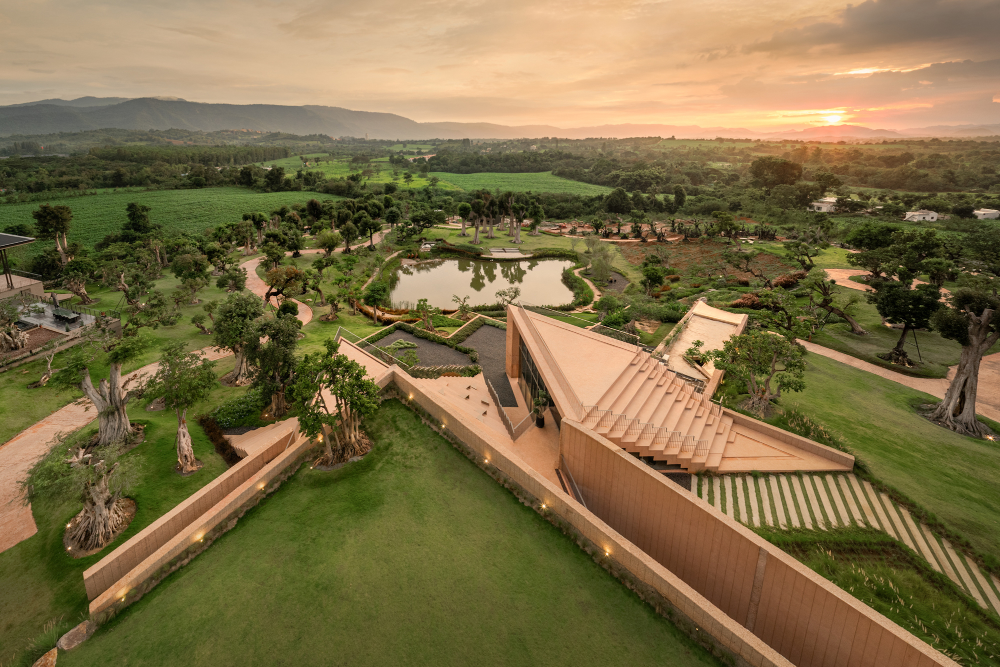 Café Harudot Khaoyai / IDIN Architects