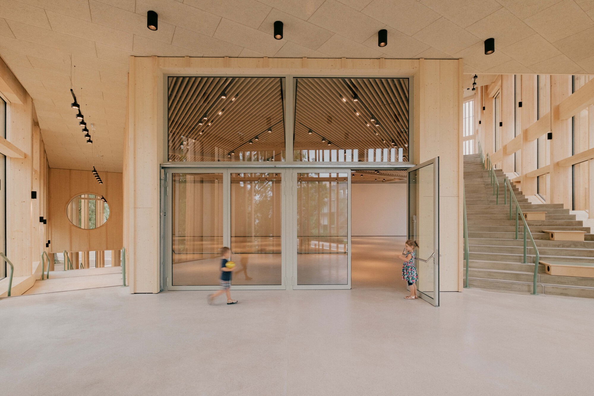Laboratório de arte infantil para arte contemporânea / Schenker Salvi Weber arquitetos