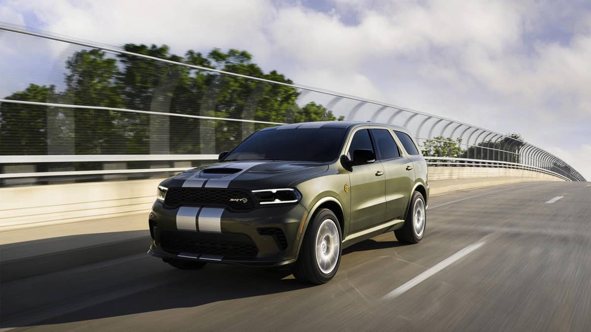 10 SUVs que podem rebocar mais do que a maioria dos proprietários de picapes precisará