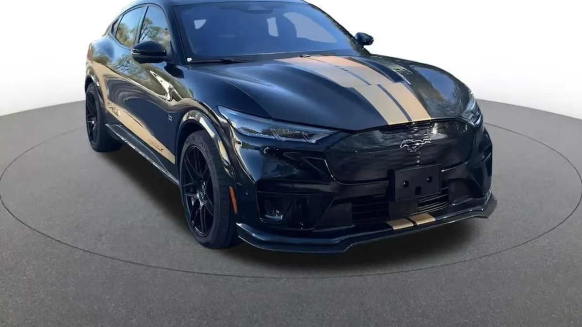 Hertz Shelby Mustang Mach-Es parecem tentadores após queda de preço de US$ 25.000