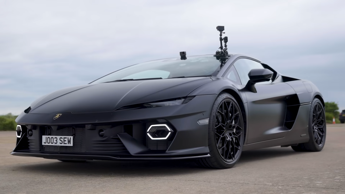 O V8 Temerario da Lamborghini acaba de vencer o V12 Revuelto fora da linha