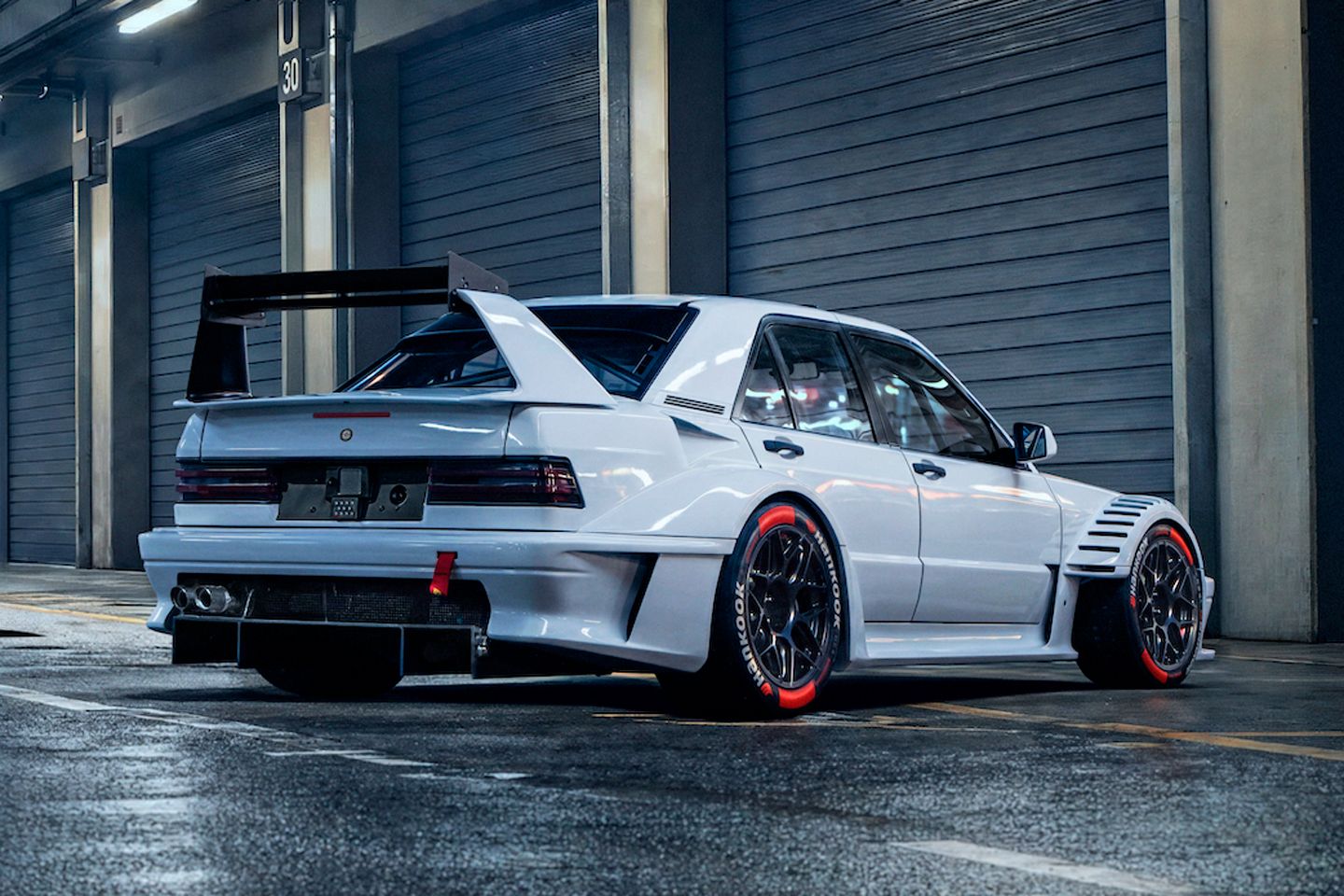 HWA anuncia novo carro de corrida Evo R de 560 cv