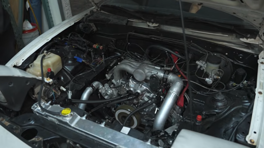 Este Turbo Mazda Miata de rotor único produz mais potência do que deveria