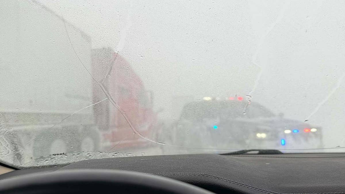 Aviso de tempestade de inverno: até 30 polegadas de neve fecham 200 milhas da I-80 durante a noite