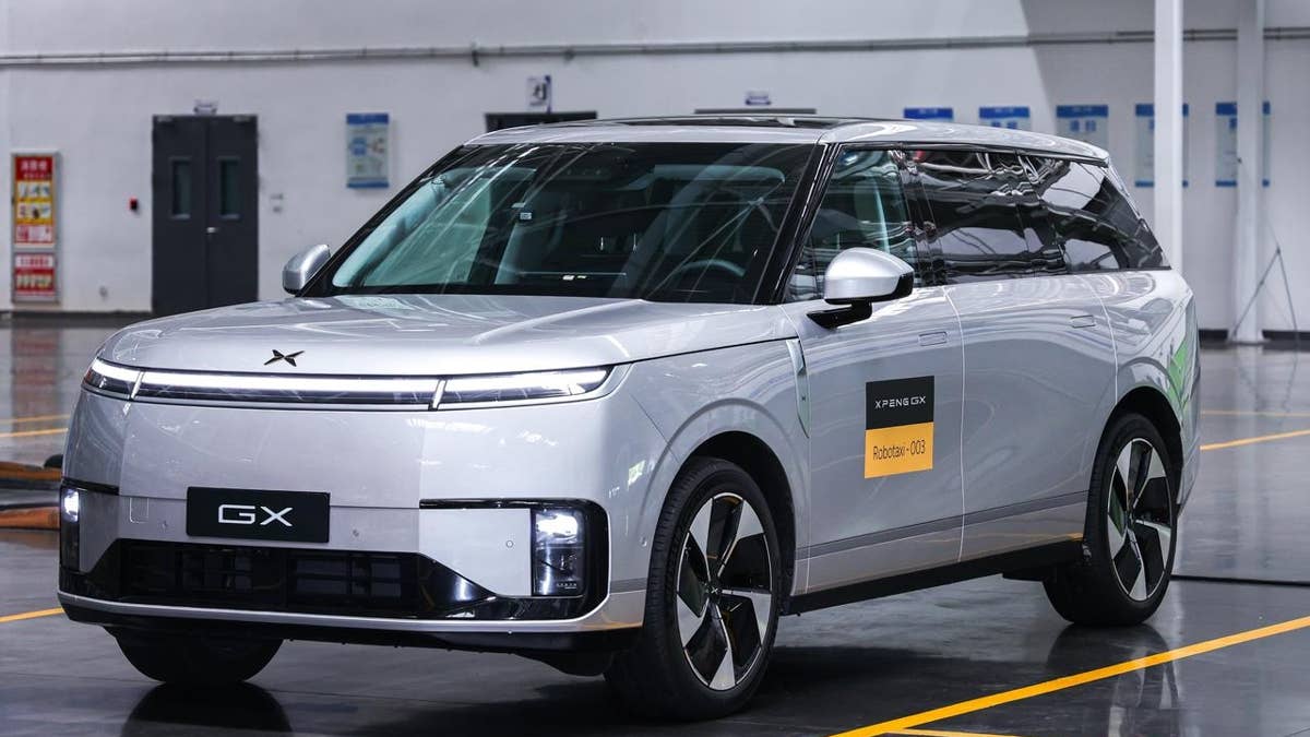 China iniciou a produção em massa de robotáxis antes da Tesla