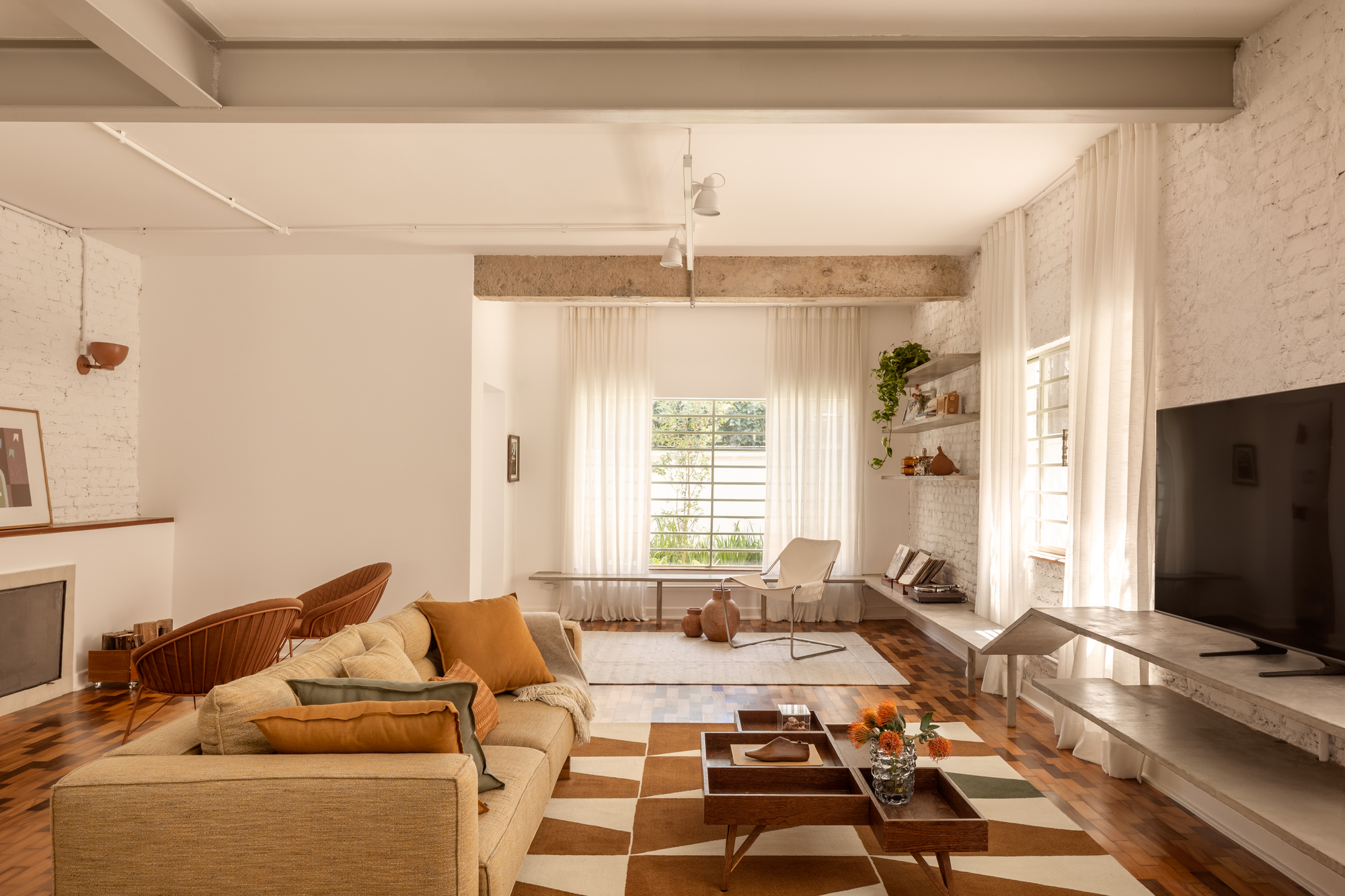 Limoeiro House / Mana arquitetura