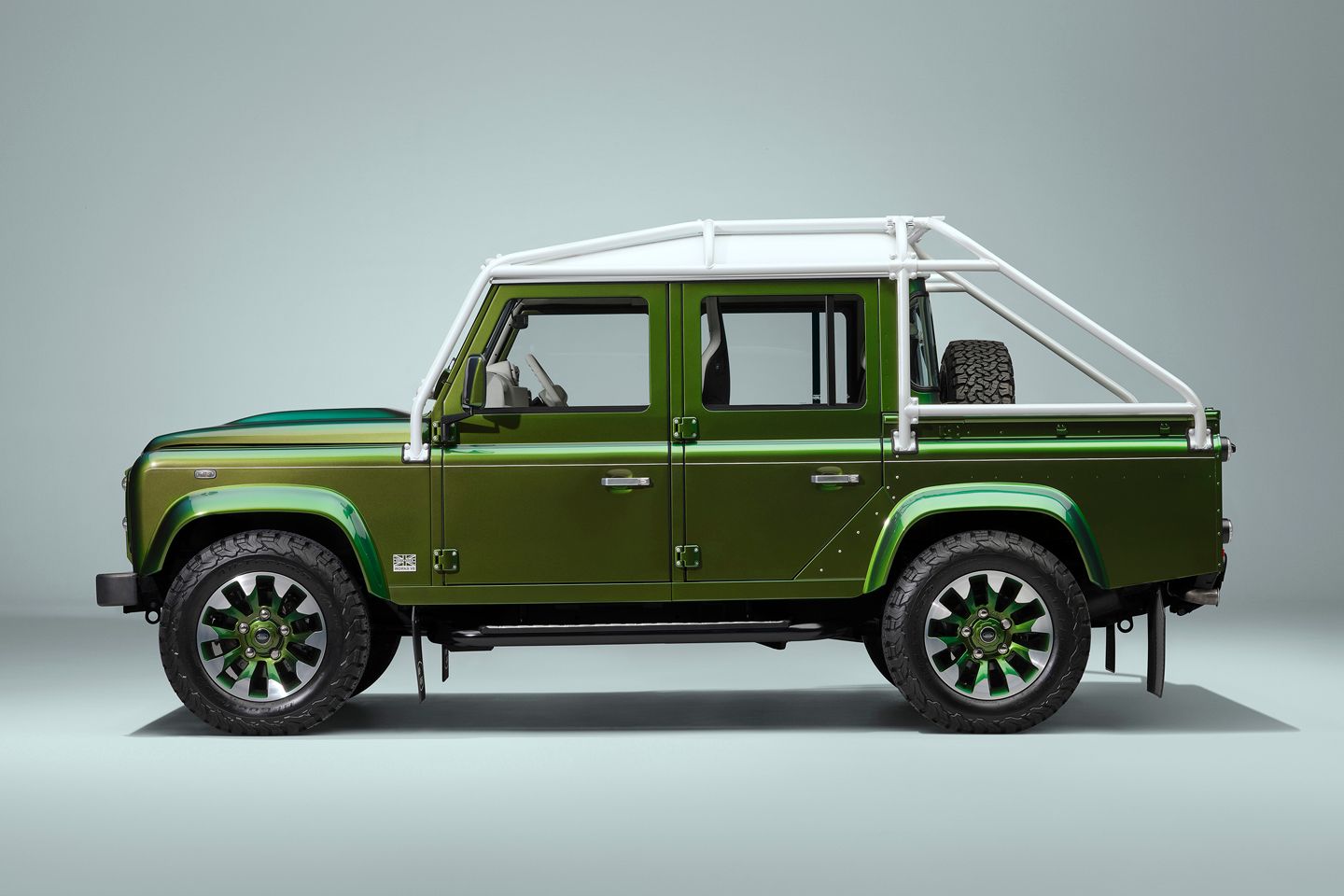 Compradores do Defender V8 têm opção de cabine dupla 110