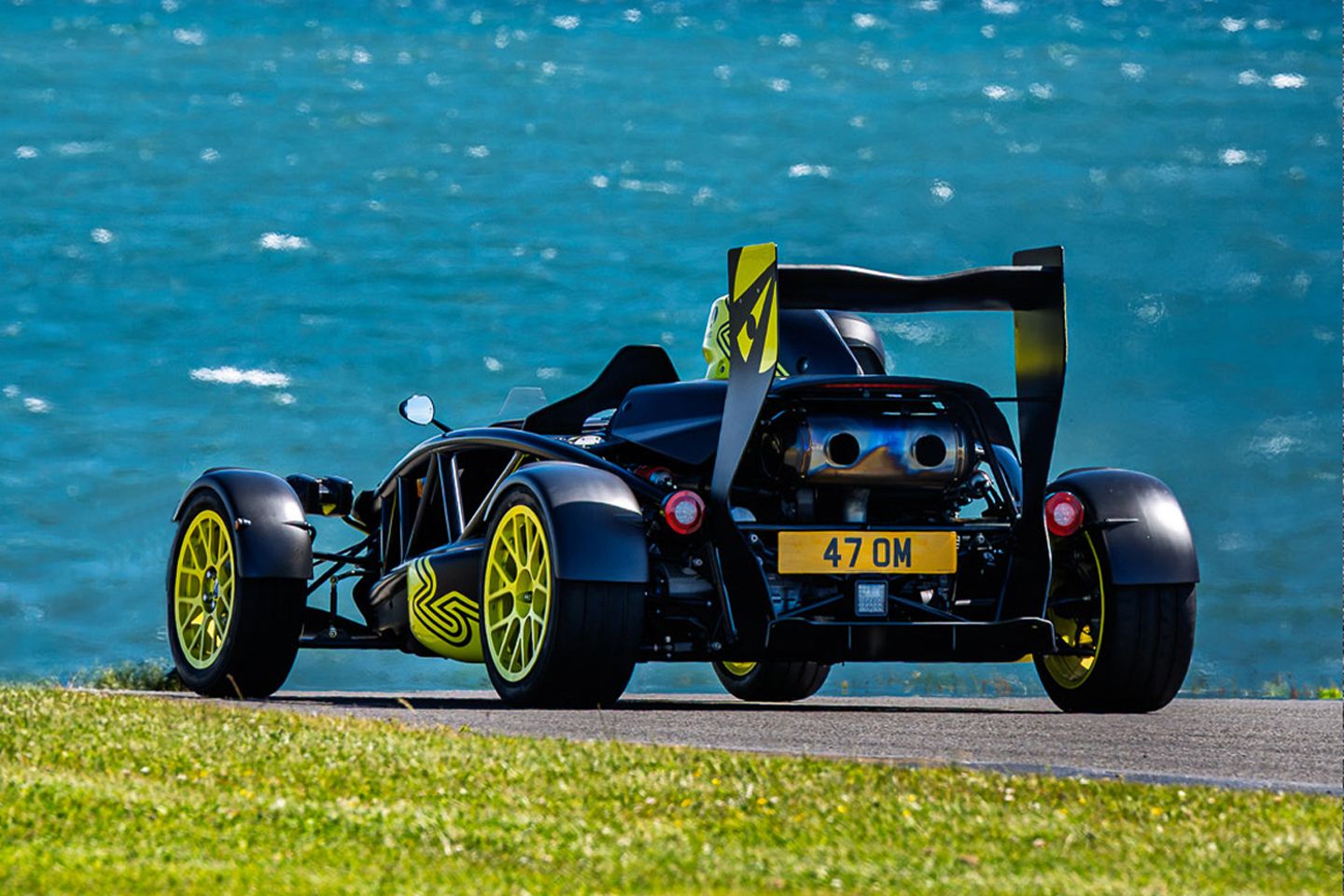 Veja Atom 4RR estabelecer novo recorde de volta em Anglesey