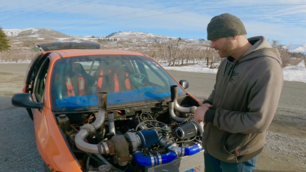 Esta Dodge Grand Caravan se tornou uma minivan Twin-Turbo Drift