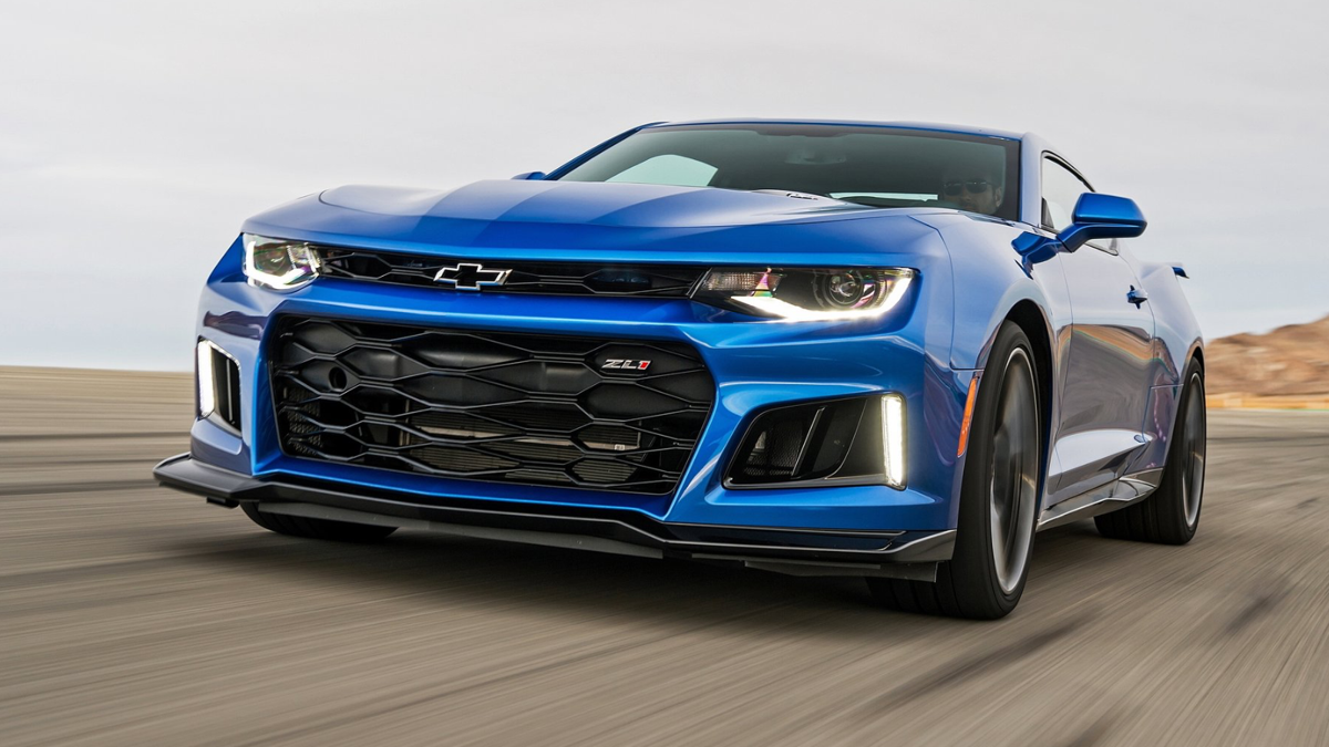 O próximo Camaro da Chevy pode ser um muscle car V8 de quatro portas