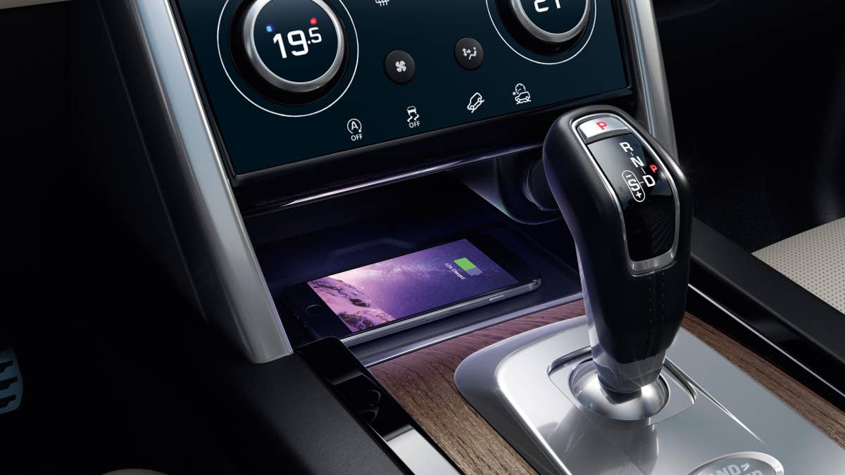 JLR processada após Land Rover Discovery Rollaway matar proprietário em sua própria garagem