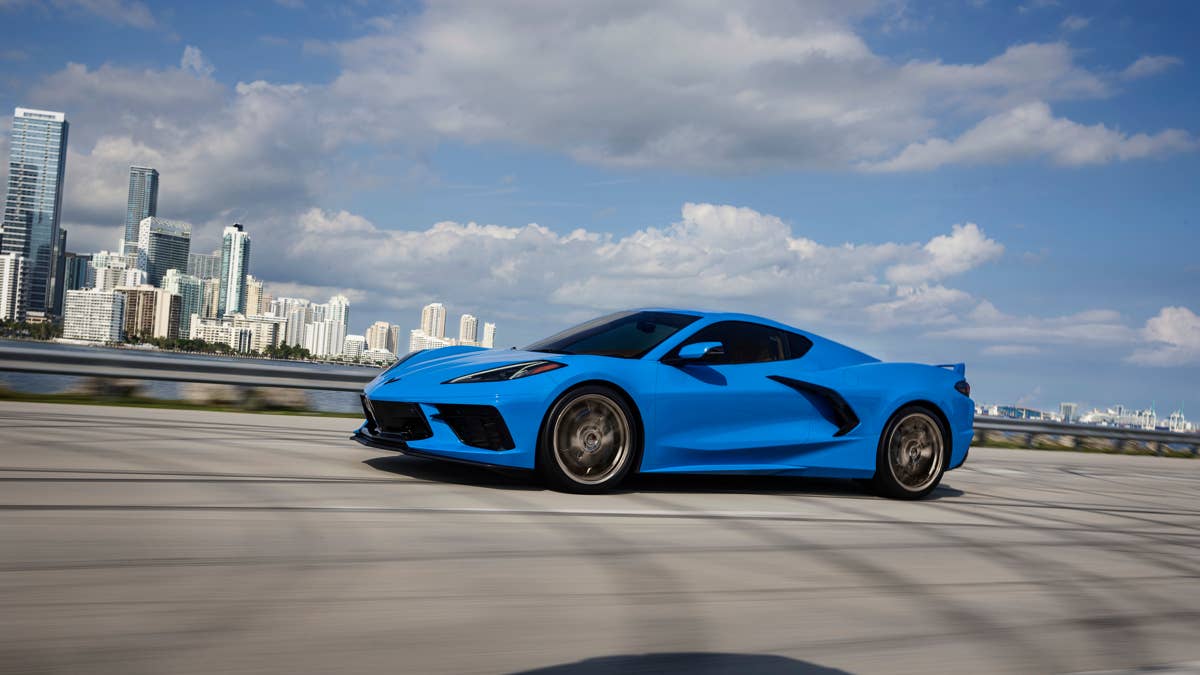 2027 Chevrolet Corvette transforma três V8s em três carros muito diferentes