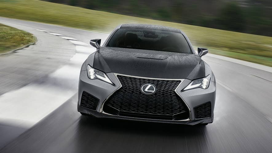 Restam dois novos cupês Lexus RC na América