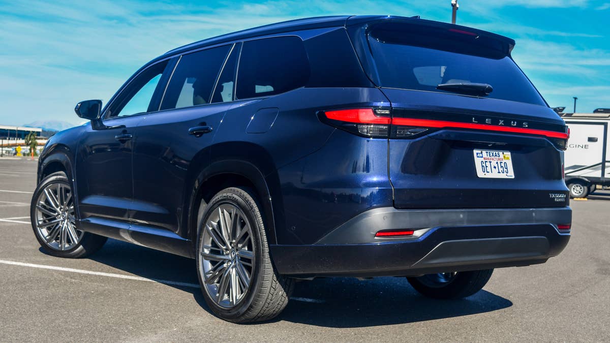 Lexus abandona silenciosamente seu SUV PHEV de três fileiras depois de apenas três anos