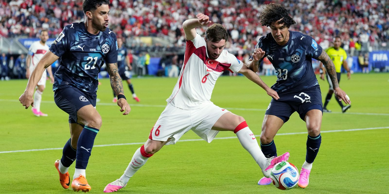 Paraguai vence por 1 a 0 e elimina Turquia no grupo D da Copa