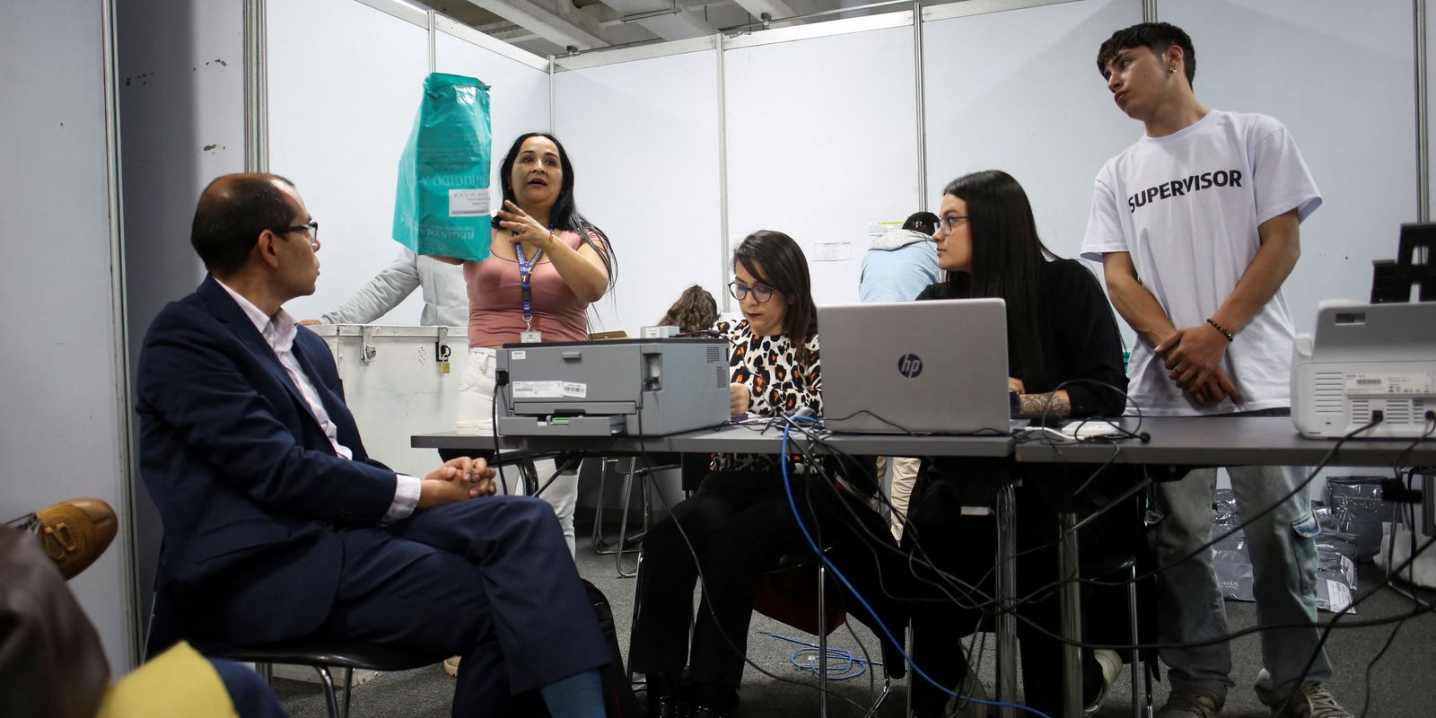 Presidente Petro denuncia fraude contra o voto na eleição da Colômbia