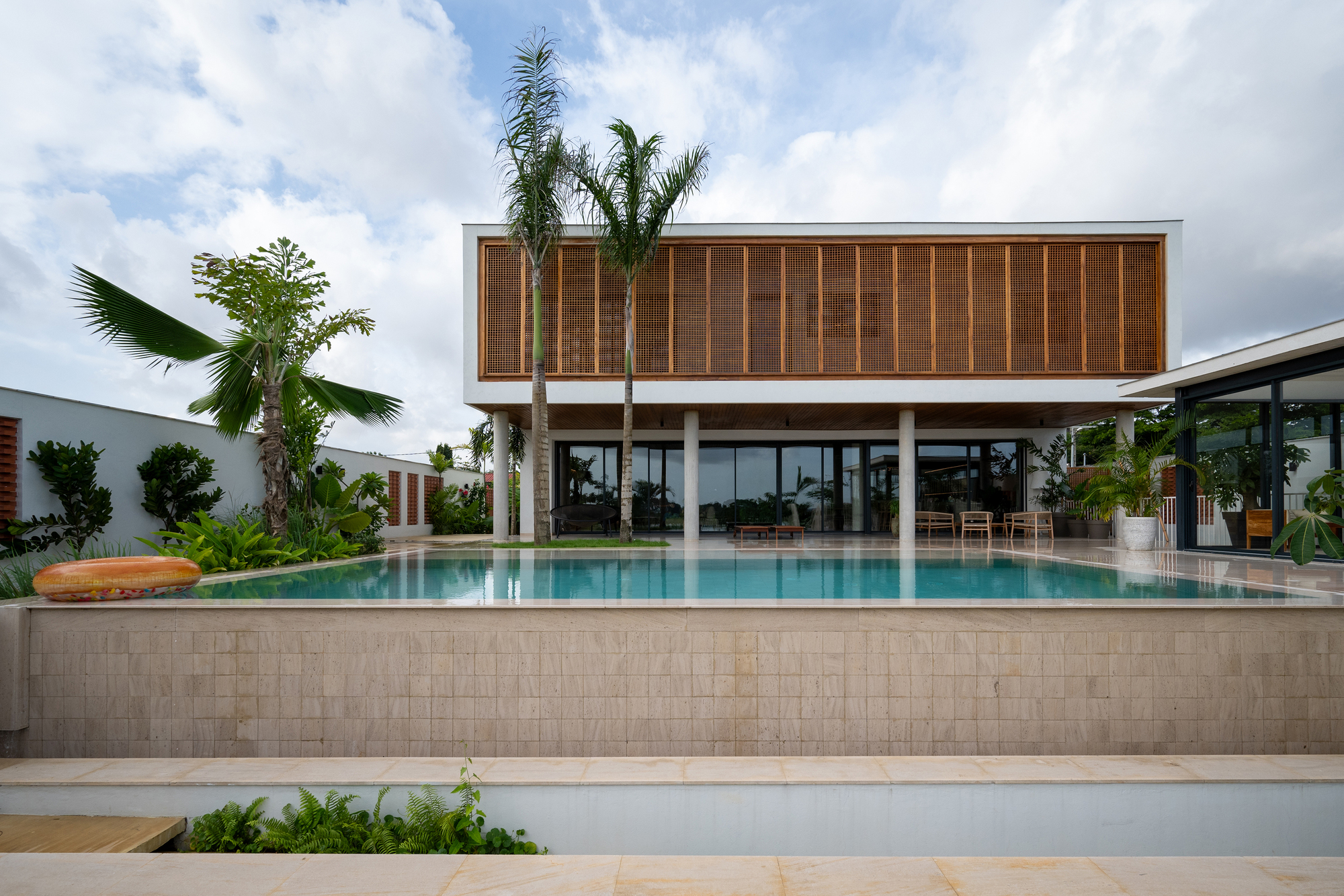 Villa Riviera Golf Residence / Atelier130