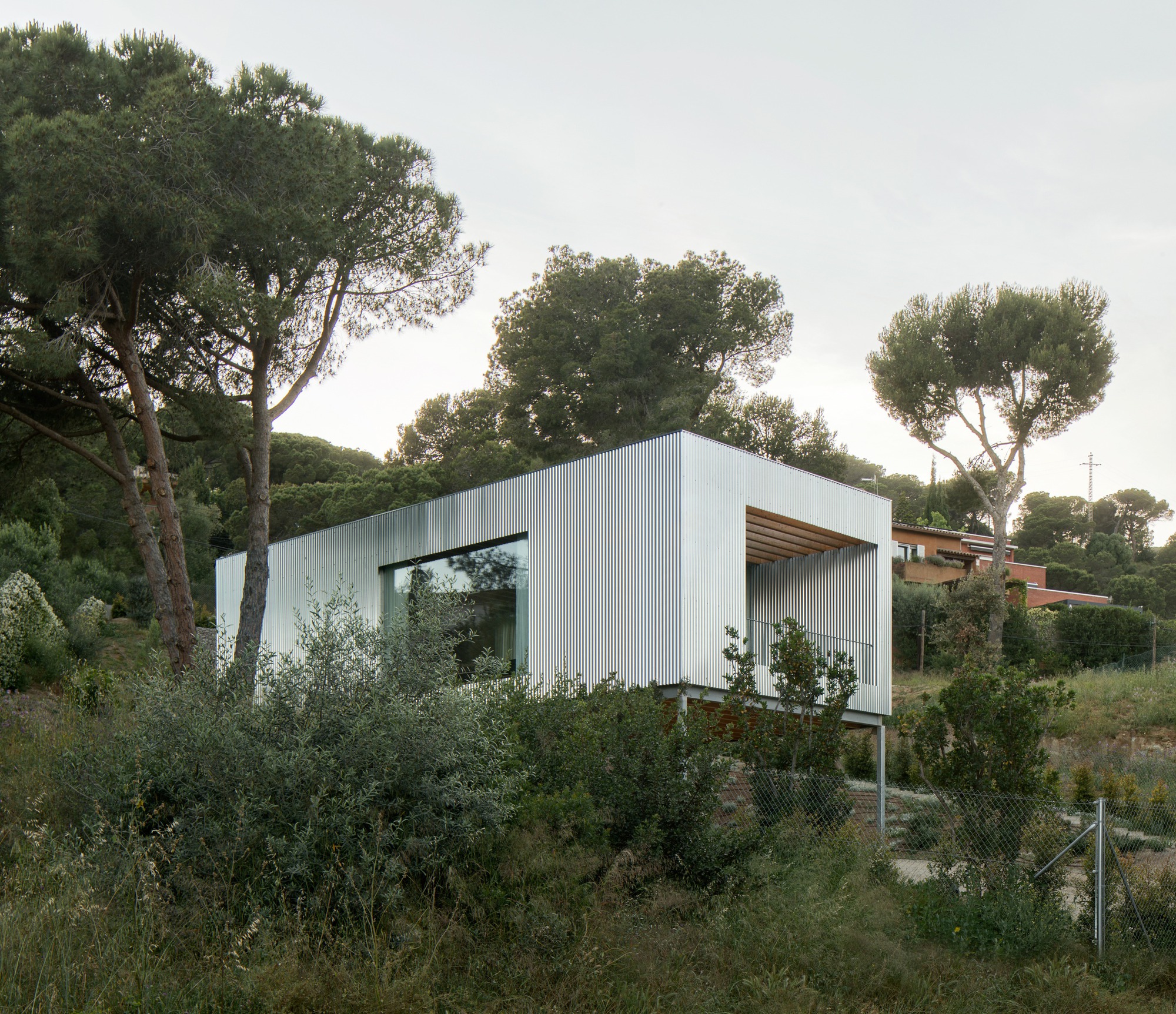 Casa 144º / Jaime Prous Arquitetos