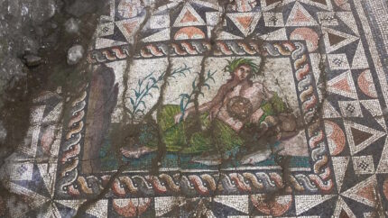 Mosaico com rara representação do deus do rio encontrado em Aspendos – The History Blog