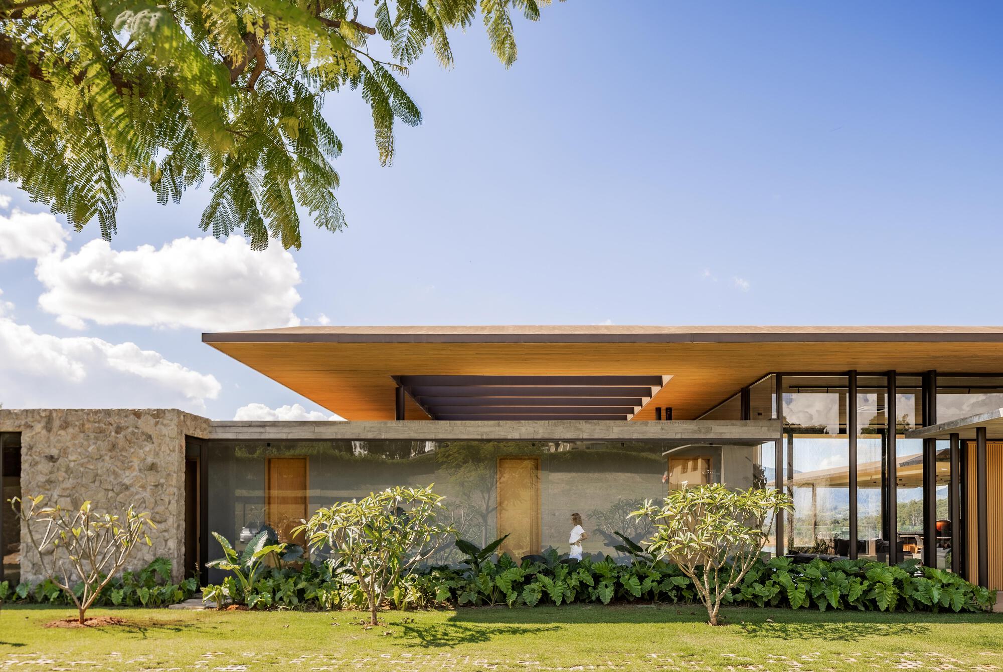 Casa KH / NGSTUDIO | ArchDaily