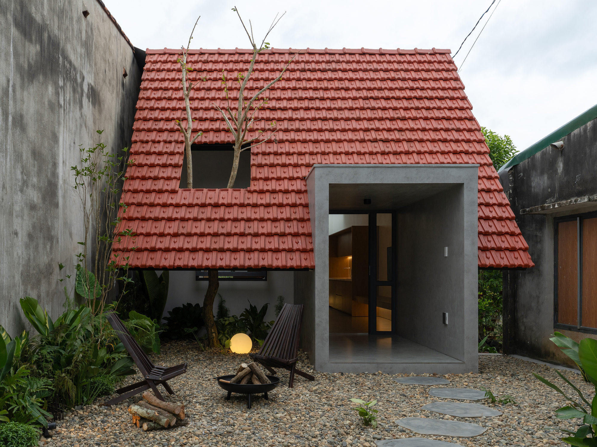 Casa Nam Da / 24Arquitetura Minimalista