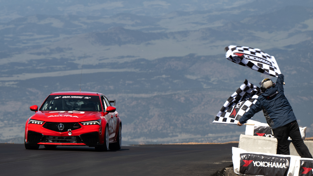 Acura Integra Type S quebra o recorde do FWD Pikes Peak em quase 15 segundos