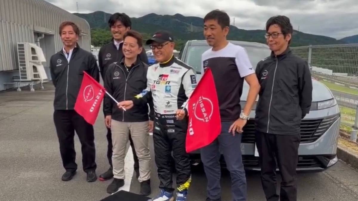 O presidente da Toyota está agitando bandeiras da Nissan para o Murano de fabricação americana