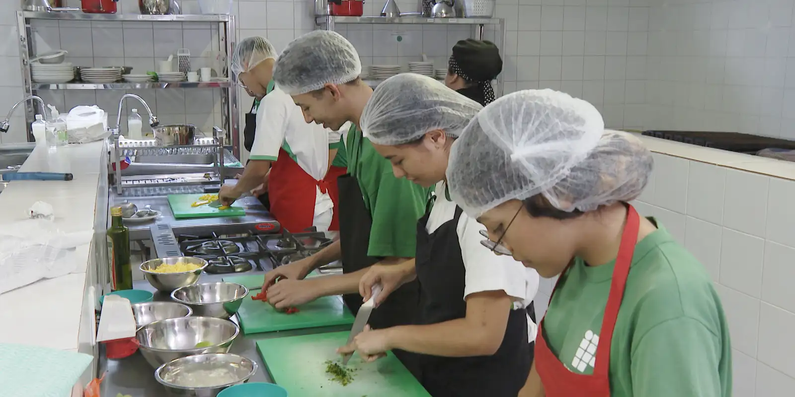 Desemprego até maio cai para 5,6%, o menor já registrado no período