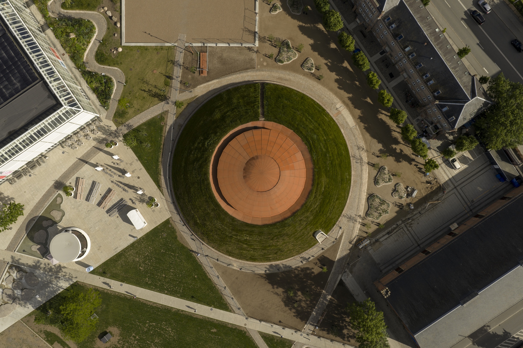 Como visto abaixo – The Dome, um Skyspace / James Turrell + SHL