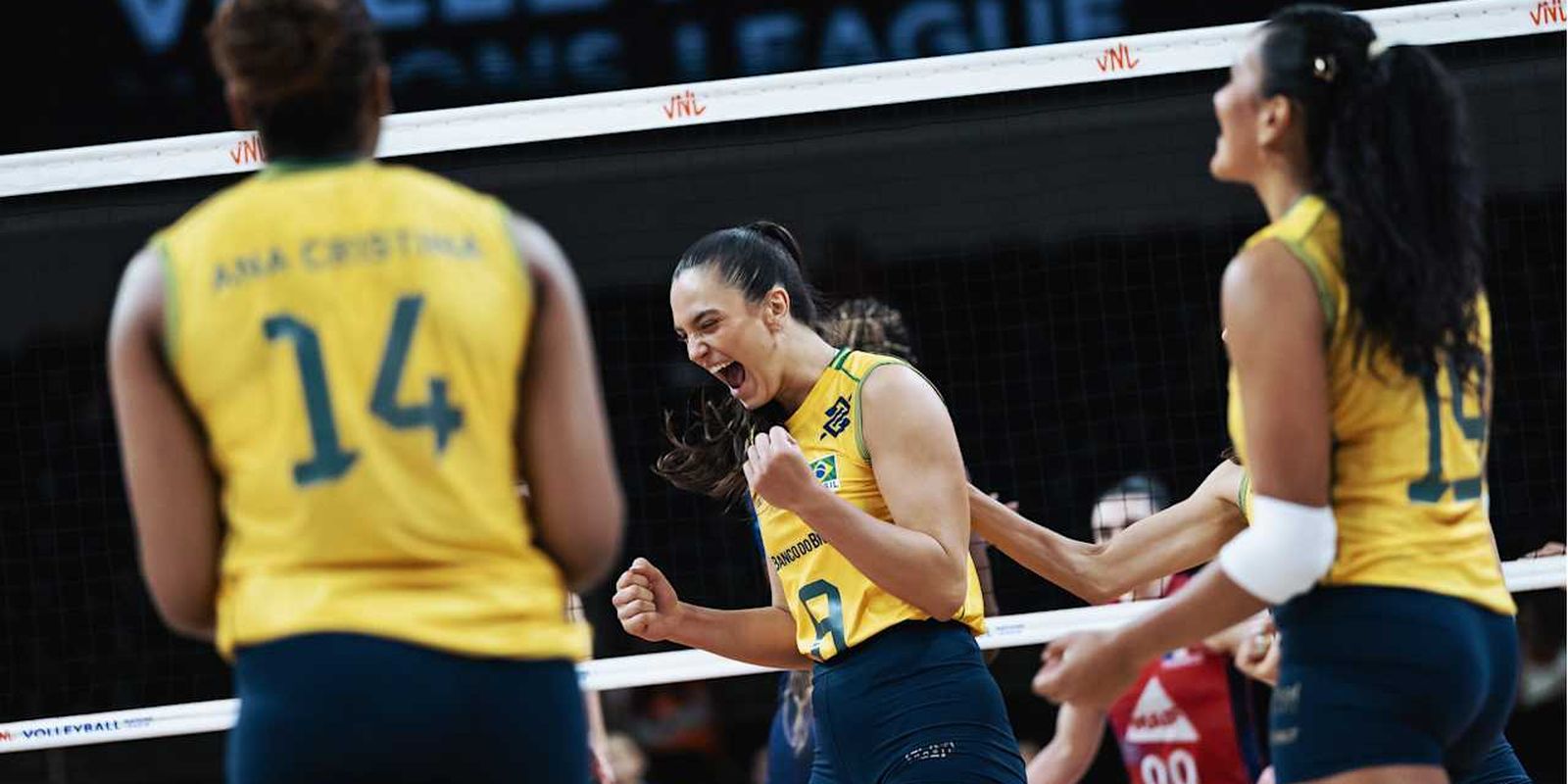 Brasil domina França e segue sem perder na Liga das Nações feminina