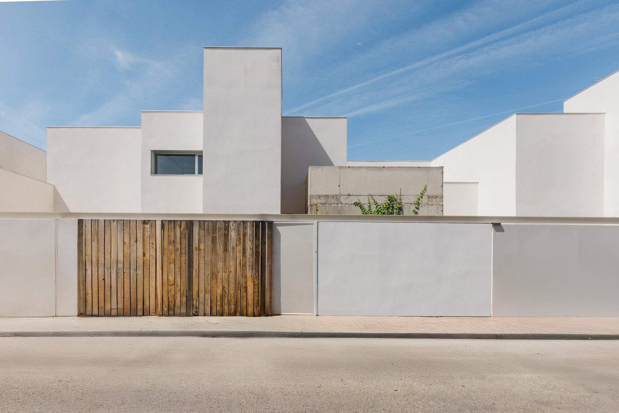 Casas MG / delavegacanolasso | ArchDaily
