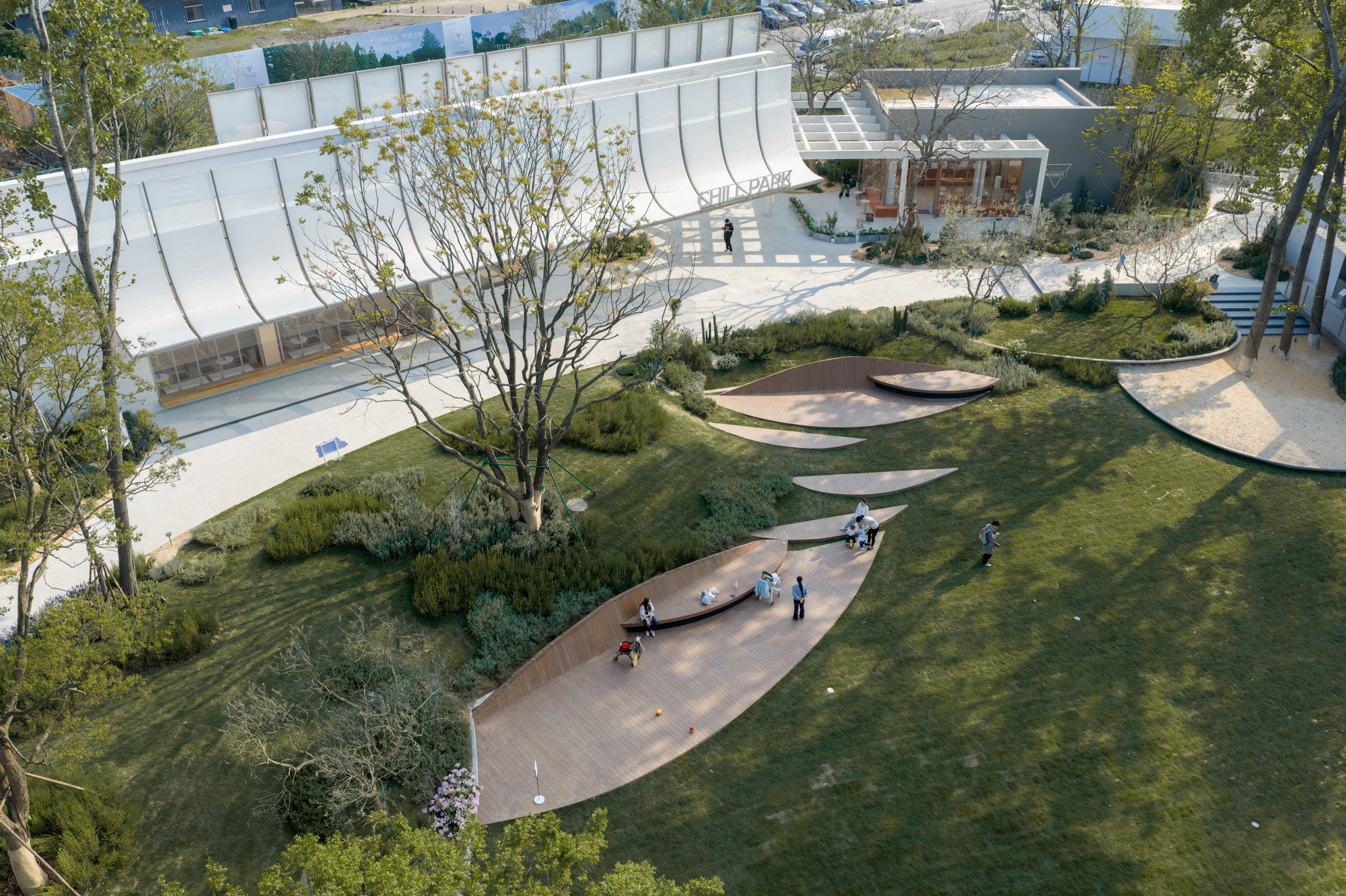 China Resources Wuhan Optics Valley Renovação Comercial do Parque Runjing / Dachuan Design + WTD Weitu Design