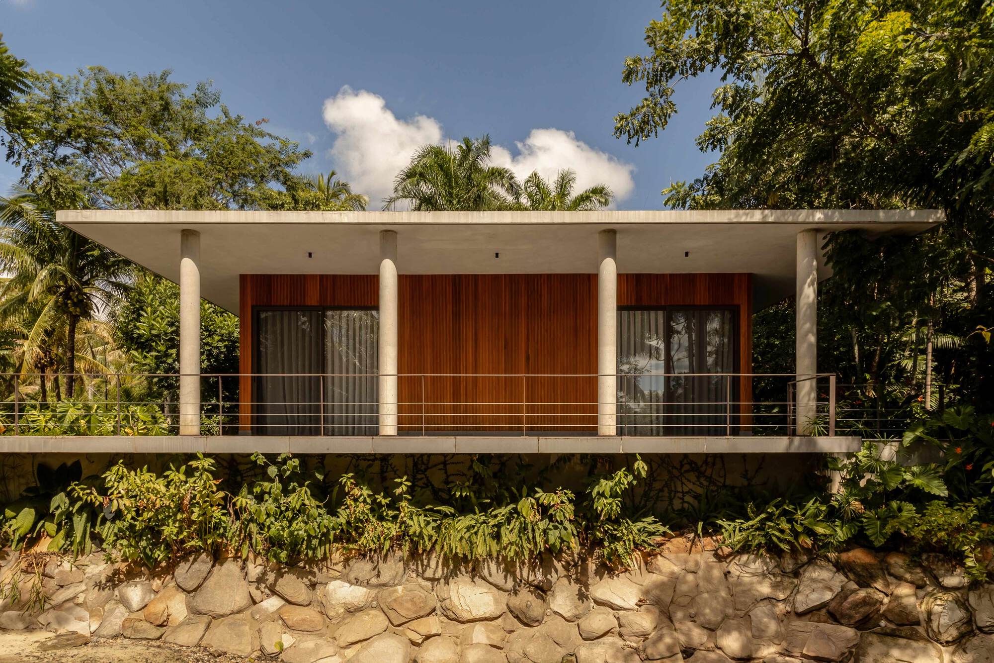 Lagoa Azul Suite / Carlos Alberto Arquitetura