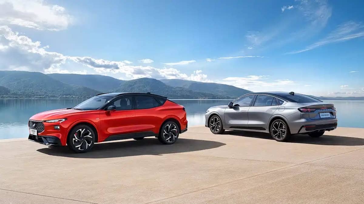 O novo Mondeo Hybrid da Ford na China vem com uma tela de 27 polegadas que você não pode perder